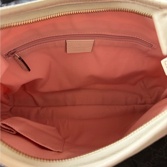 Gucci Abbey Large Shoulder Bag - Picture 9 of 12